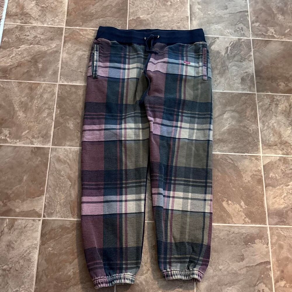 Vintage 2000s Y2K supreme streetwear plaid sweatpants, size medium, no flaws!